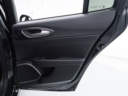 Used 2022 Alfa Romeo Giulia Sprint RWD image 15