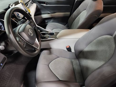 Used 2022 Toyota Camry LE FWD image 31