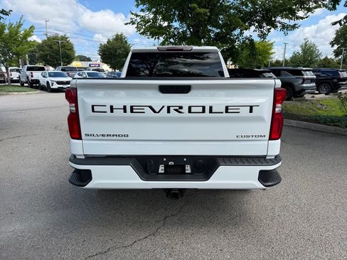 Used 2019 Chevrolet Silverado 1500 Custom w/ Custom Value Package AWD/4WD image 4
