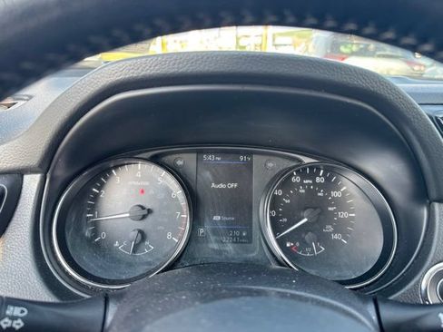 Certified 2022 Nissan Rogue Sport SV AWD/4WD image 11