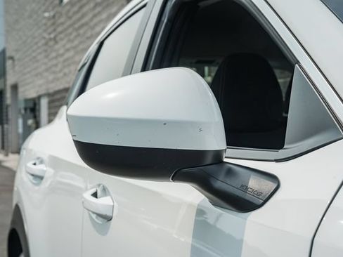 Used 2025 Nissan Kicks SV AWD/4WD image 16