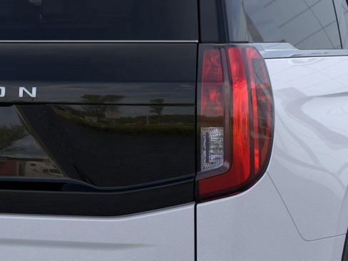 New 2025 Ford Expedition Active image 22