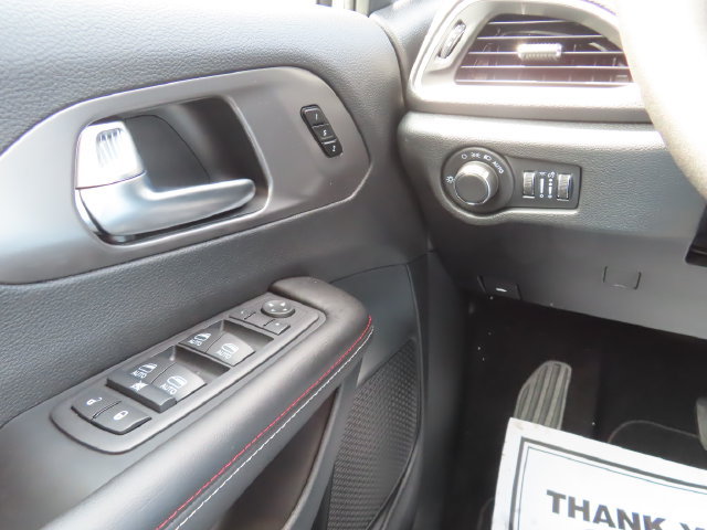 New 2027 Chrysler Pacifica Select AWD/4WD image 30