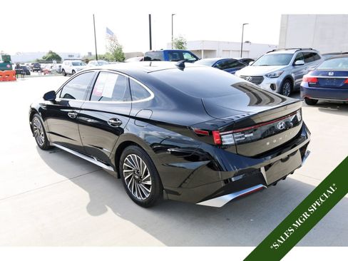 Used 2025 Hyundai Sonata Limited FWD image 6