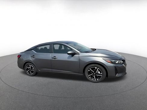 Used 2025 Nissan Sentra SV FWD image 2