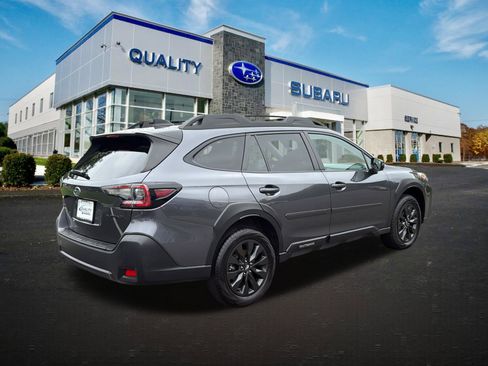 Used 2025 Subaru Outback Onyx Edition AWD/4WD image 4