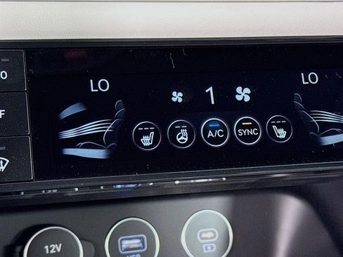 New 2025 Genesis G70 2.5T image 21