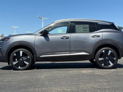 New 2026 Nissan Kicks SR FWD image 7