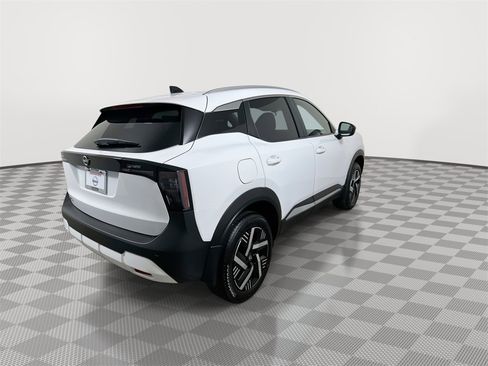 New 2026 Nissan Kicks SV image 8