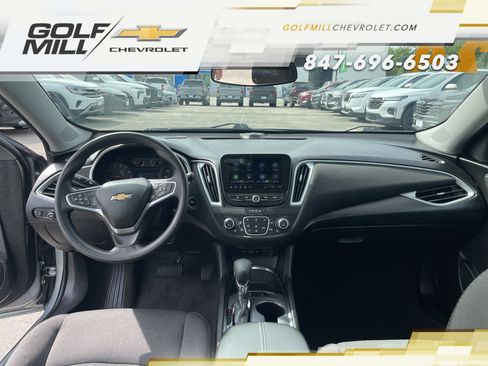 Used 2024 Chevrolet Malibu LT FWD image 2