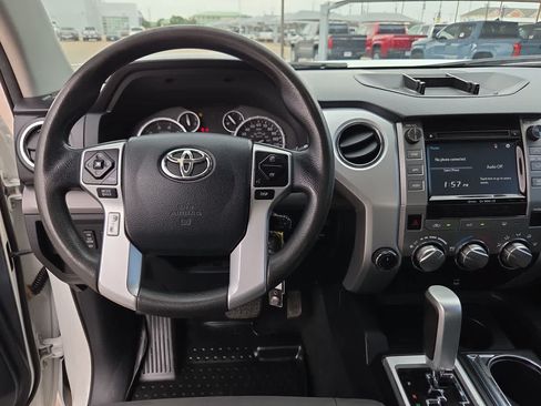 Used 2017 Toyota Tundra SR5 w/ SR5 Upgrade Package AWD/4WD image 14
