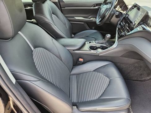 Used 2022 Toyota Camry SE w/ Convenience Package FWD image 14