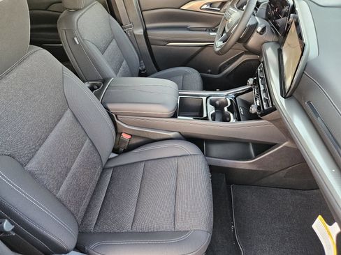 New 2027 Chevrolet Traverse LT FWD image 15