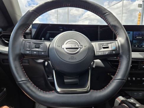 Used 2025 Nissan Kicks SR w/ SR Premium Package AWD/4WD image 18