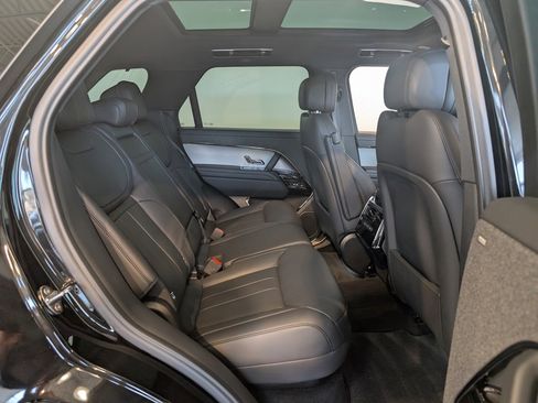 Used 2025 Land Rover Range Rover Sport Dynamic SE image 23