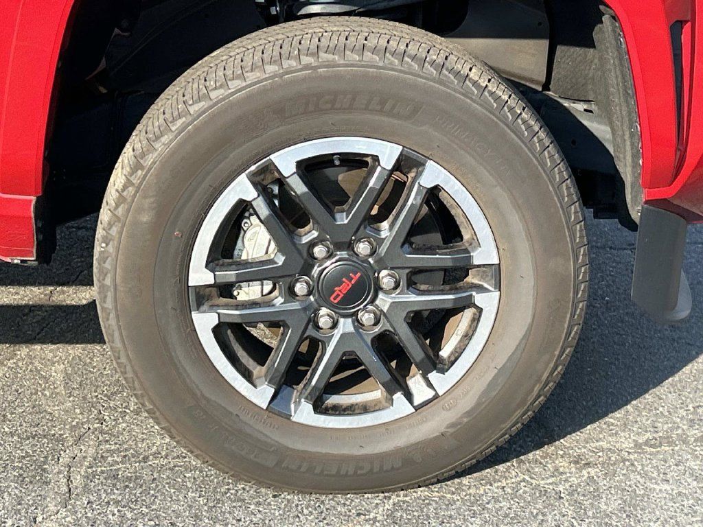 Used 2025 Toyota Tacoma TRD Sport RWD image 10