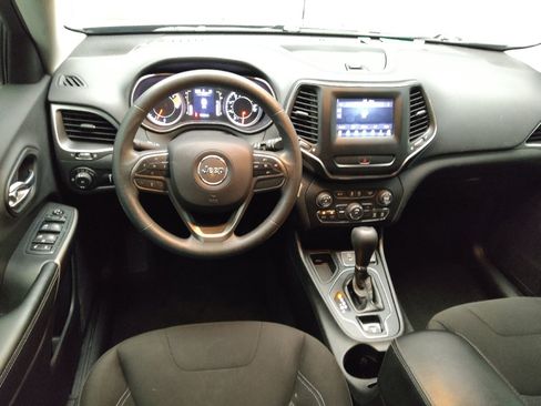 Used 2019 Jeep Cherokee Latitude w/ Popular Appearance Group FWD image 22