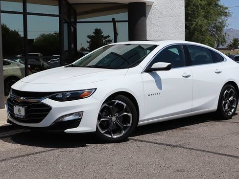 Used 2023 Chevrolet Malibu LT FWD image 2