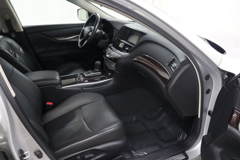Used 2013 INFINITI M35 w/ Premium Pkg RWD image 22
