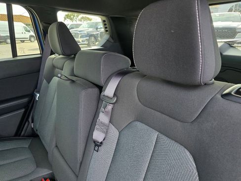 New 2026 Jeep Cherokee Laredo image 9