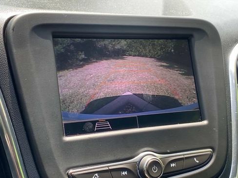 Used 2023 Chevrolet Equinox LT FWD image 25