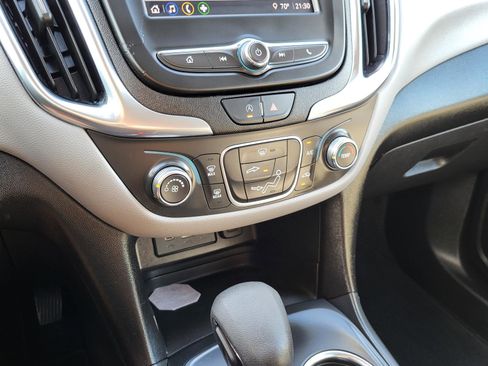 Used 2024 Chevrolet Equinox LS w/ LS Convenience Package image 28