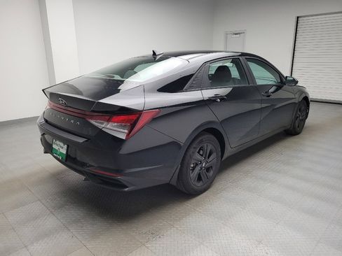 Used 2023 Hyundai Elantra SEL FWD image 9