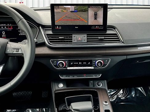 Used 2025 Audi Q5 2.0T Premium Plus w/ Premium Plus Package image 9