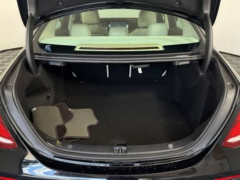 Used 2019 Mercedes-Benz E 300 4MATIC image 17