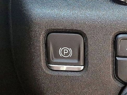 Certified 2024 Chevrolet Silverado 2500 LTZ AWD/4WD image 29