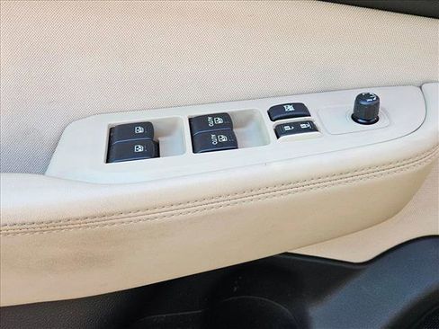 Used 2018 Subaru Outback 2.5i Premium AWD/4WD image 12