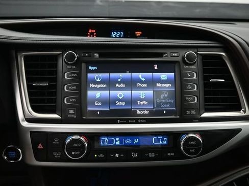 Used 2019 Toyota Highlander Limited AWD/4WD image 16