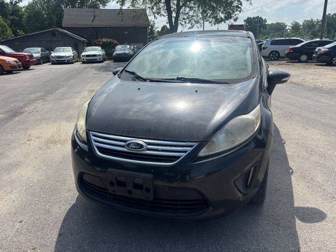 Used 2013 Ford Fiesta SE FWD image 3