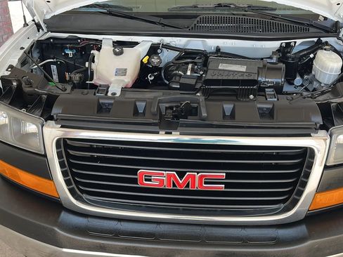 Used 2019 GMC Savana 2500 w/ Driver Convenience Package image 7