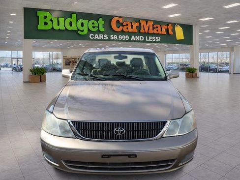 Used 2001 Toyota Avalon XLS image 2