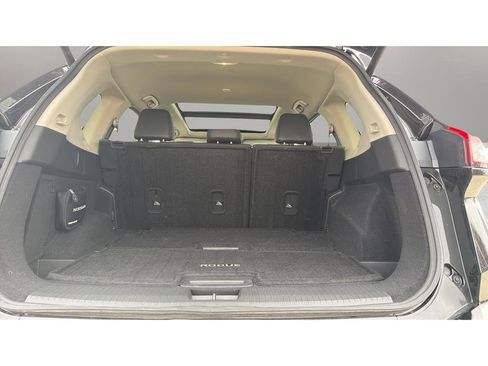 Used 2025 Nissan Rogue SL w/ SL Premium Package image 24