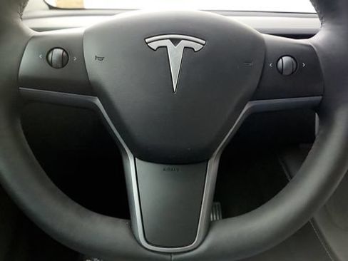 Used 2022 Tesla Model Y Long Range AWD/4WD image 58
