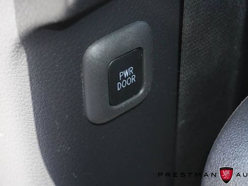 Used 2023 Toyota Sienna Platinum AWD/4WD image 43