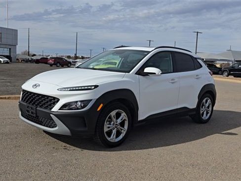 Used 2023 Hyundai Kona SEL w/ Convenience Package image 2