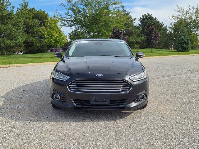 Used 2013 Ford Fusion Titanium w/ Titanium Driver Assist Pkg FWD image 2