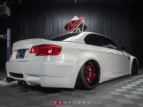 Used 2009 BMW 335i Convertible image 2