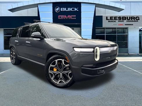 Used 2025 Rivian R1S Premium AWD/4WD image 1