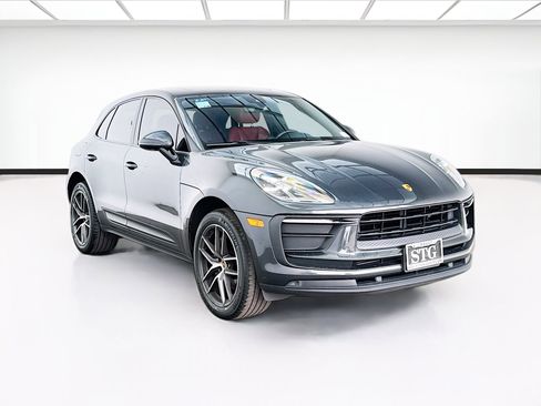Used 2022 Porsche Macan AWD/4WD image 3