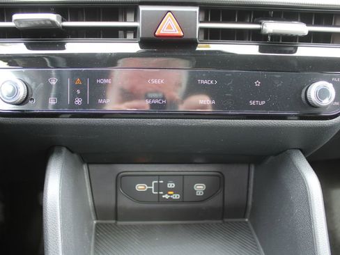 New 2026 Kia Sportage LX FWD image 37
