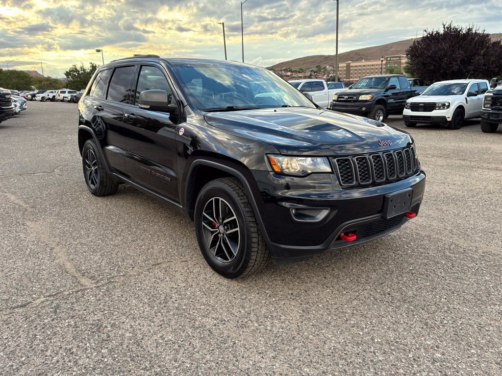 Used 2018 Jeep Grand Cherokee Trailhawk AWD/4WD image 3