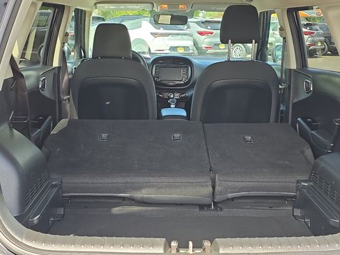 Used 2021 Kia Soul LX FWD image 10