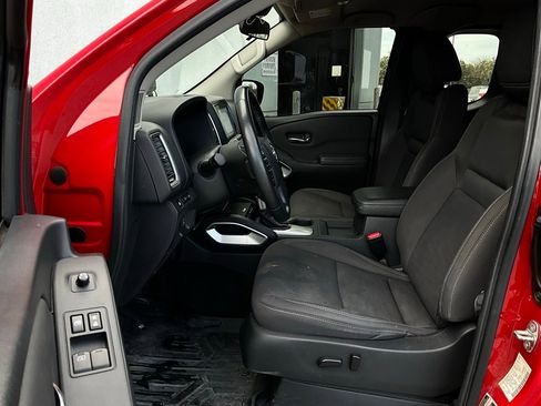 Used 2022 Nissan Frontier SV image 11