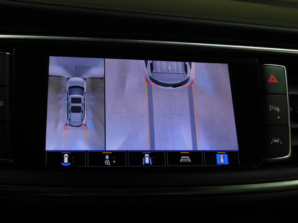 Used 2024 Buick Enclave Avenir AWD/4WD image 43