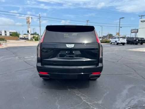 Certified 2024 Cadillac Escalade Sport w/ LPO, ONYX Package AWD/4WD image 7