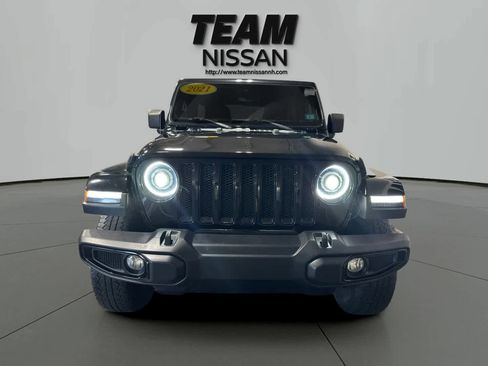 Used 2021 Jeep Wrangler Unlimited Sahara image 2